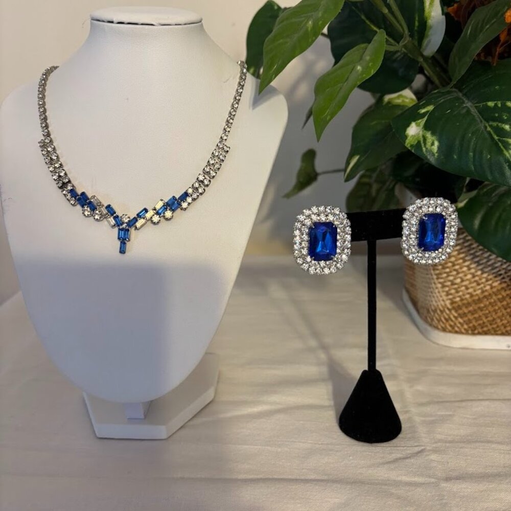 Beautiful Cobalt Blue, Silver Tone and Crystals Necklace (17") and Earrings set